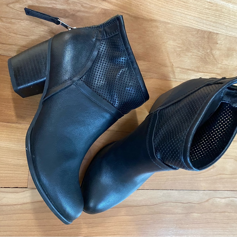 White Mountain Booties